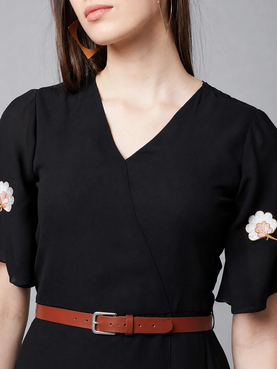 tckty Women Wrap Black Below Knee Dress - Image 4